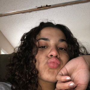 Meet your Posher, Cyarra